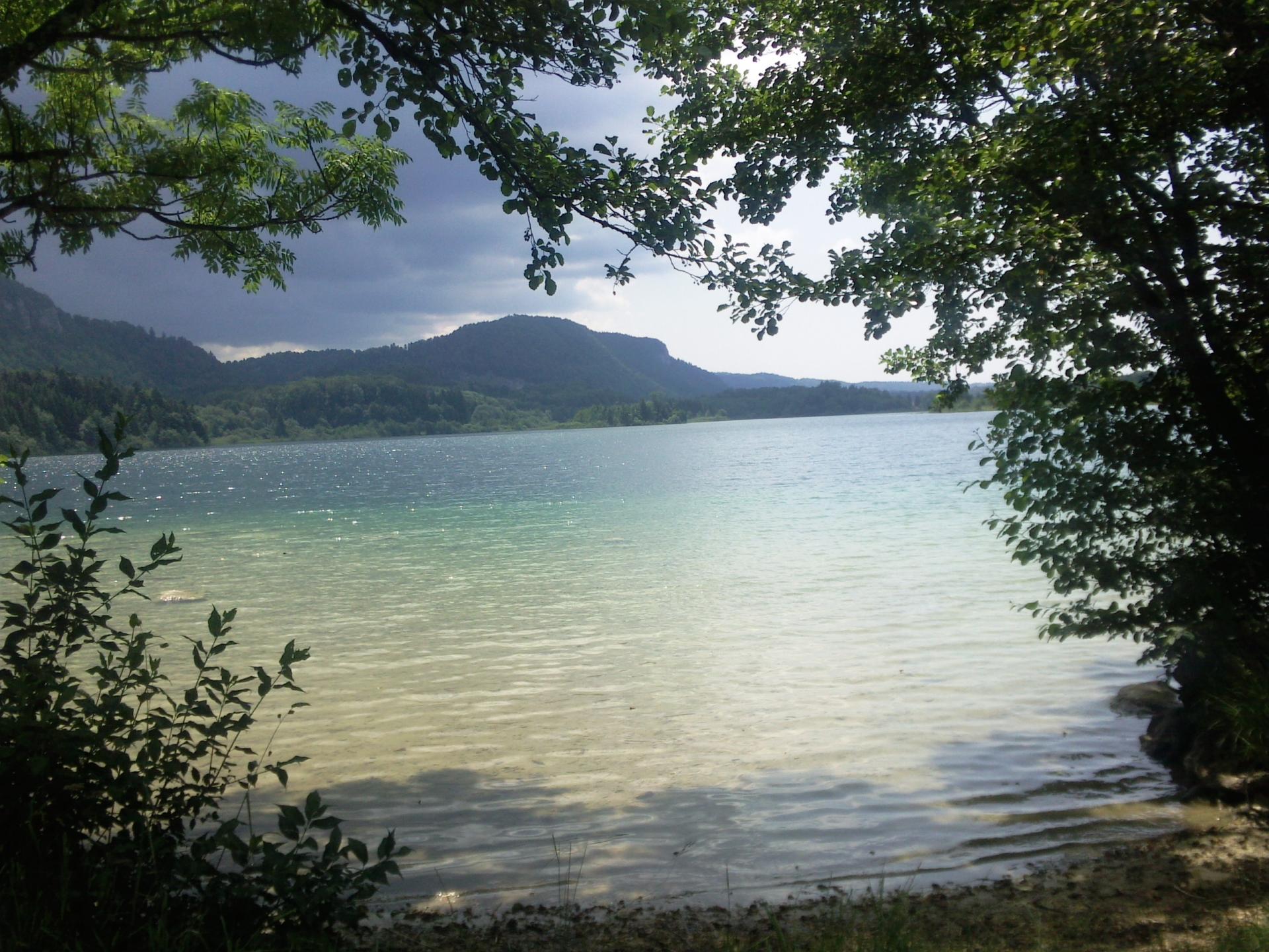 Lac d'Illay sous l'orage